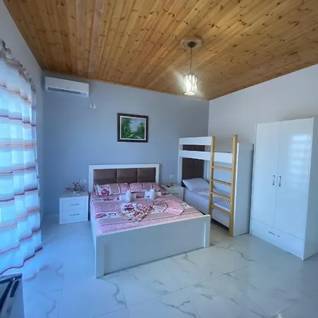 Vila Rafael * Sarande
