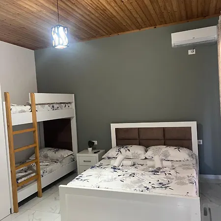 Rafael Apartment Sarande